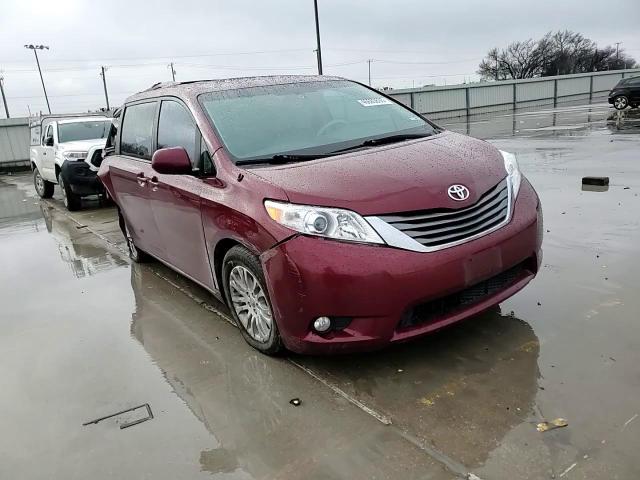 2014 Toyota Sienna - Image 12