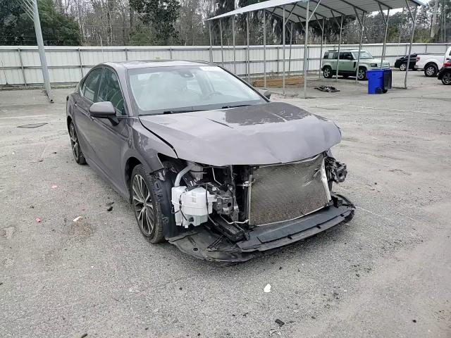 2019 Toyota Camry - Image 11