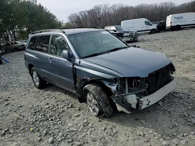 2004 Toyota Highlander - Image 12