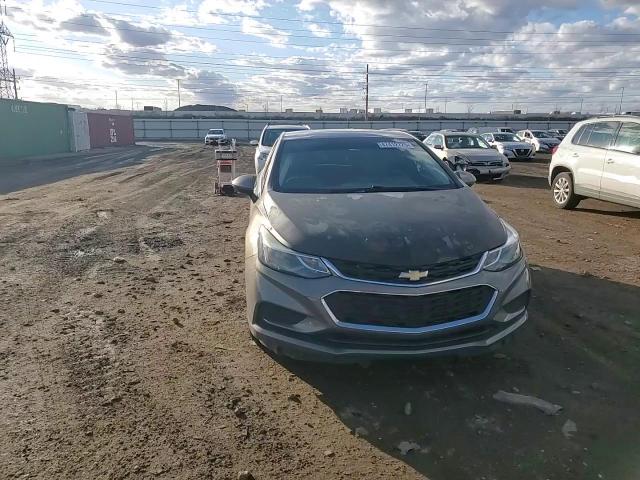 2017 Chevrolet Cruze - Image 10