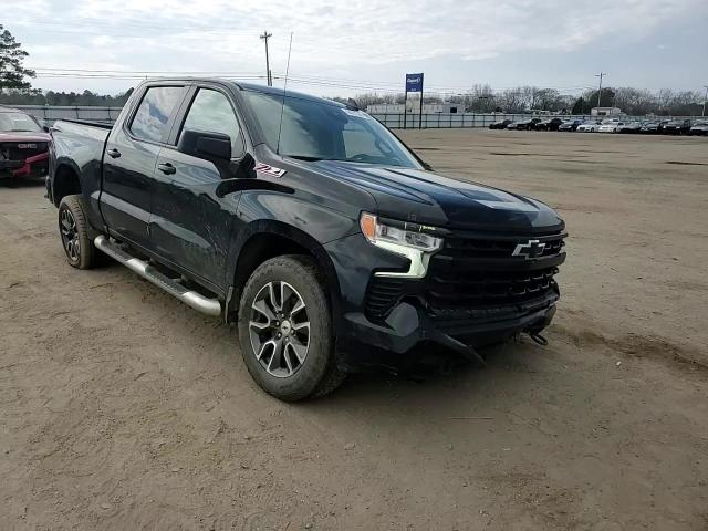 2022 Chevrolet Silverado - Image 11