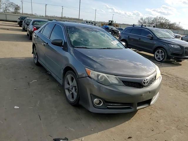 2014 Toyota Camry - Image 10