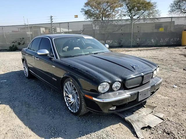 2004 Jaguar XJ - Image 11