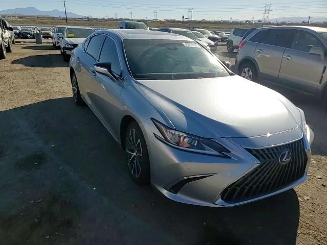 2022 Lexus ES - Image 11