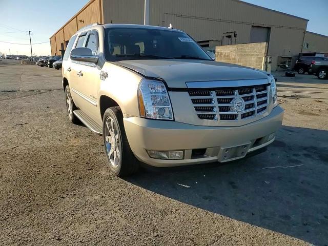 2011 Cadillac Escalade - Image 12