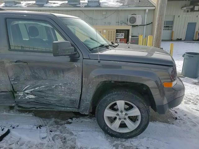 2015 Jeep Liberty (Patriot) - Image 12