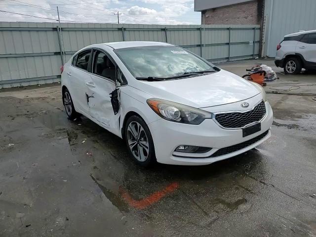 2016 Kia Forte - Image 13
