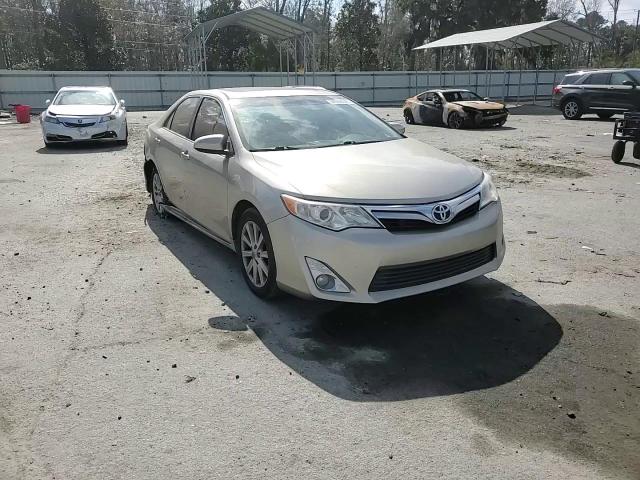2014 Toyota Camry - Image 11