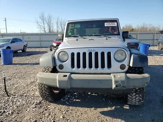 2009 Jeep Wrangler - Image 10