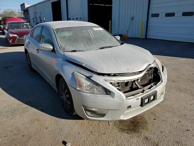2015 Nissan Altima - Image 10