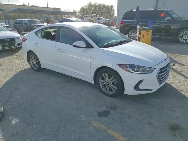 2018 Hyundai Elantra - Image 13
