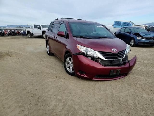 2013 Toyota Sienna - Image 11