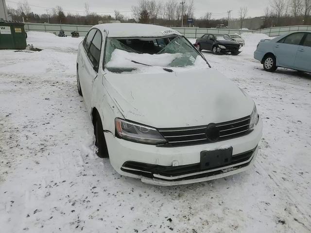 2017 Volkswagen Jetta - Image 11