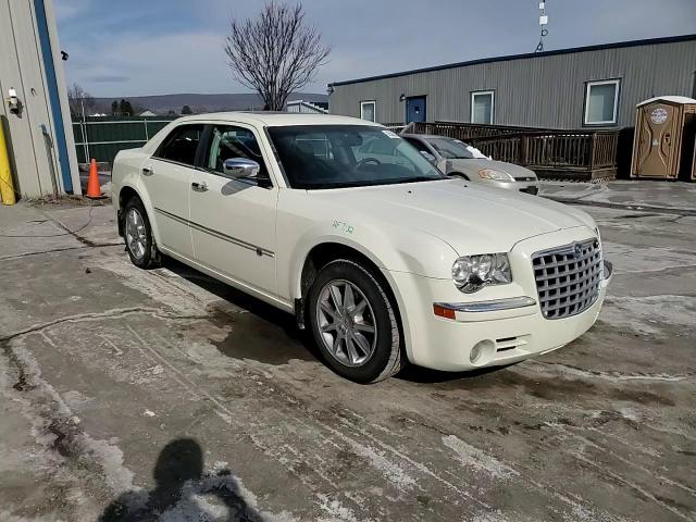 2010 Chrysler 300 - Image 11