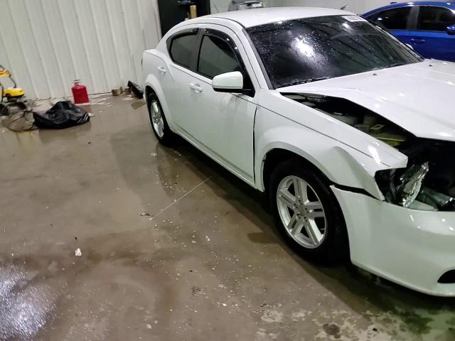 2012 Dodge Avenger - Image 13