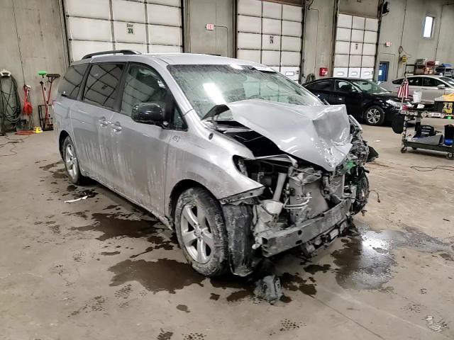 2014 Toyota Sienna - Image 12