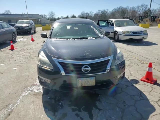 2015 Nissan Altima - Image 11