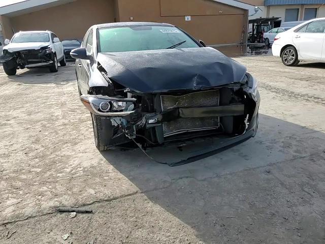 2018 Hyundai Elantra - Image 11