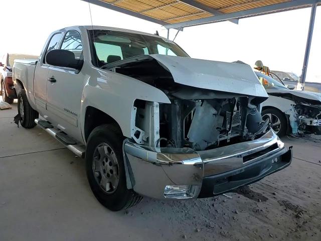 2011 Chevrolet Silverado - Image 11