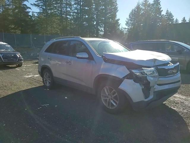 2015 Kia Sorento - Image 11