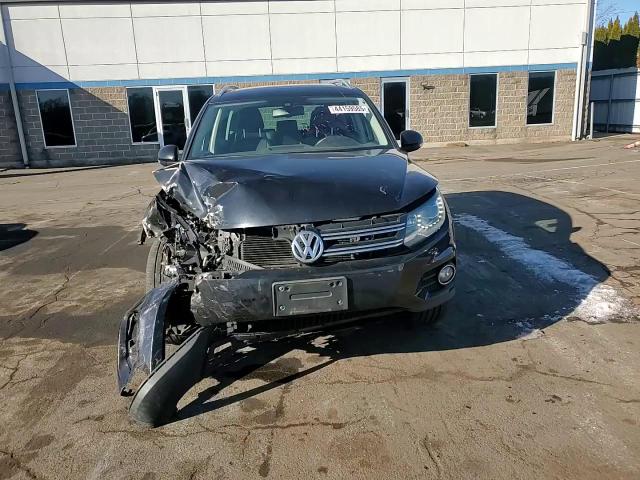 2017 Volkswagen Tiguan - Image 10