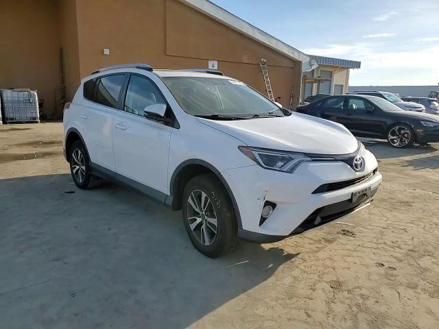 2016 Toyota RAV 4 - Image 10