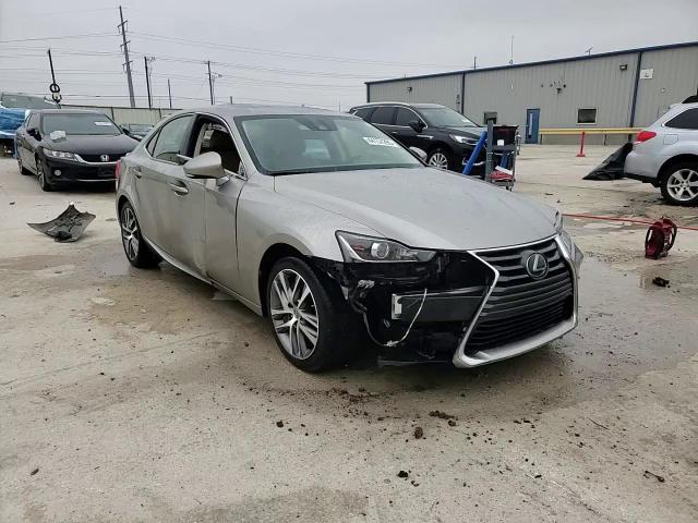 2019 Lexus IS - Image 13