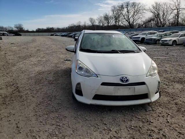 2012 Toyota Prius - Image 13
