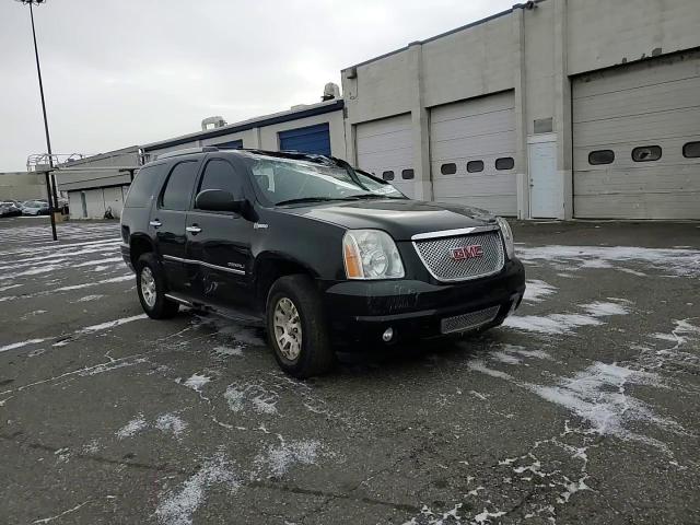 2012 GMC Yukon - Image 12