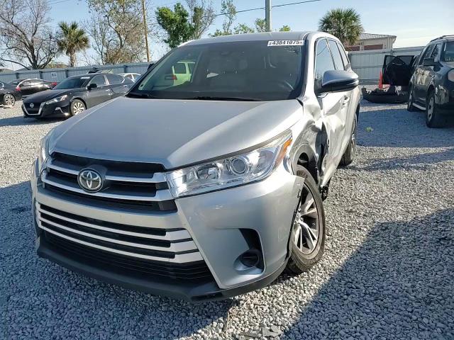 2019 Toyota Highlander - Image 11