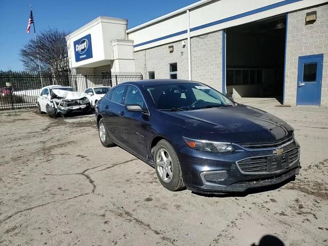 2016 Chevrolet Malibu - Image 11