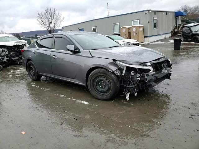 2019 Nissan Altima - Image 11
