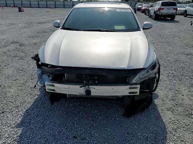 2020 Nissan Altima - Image 11