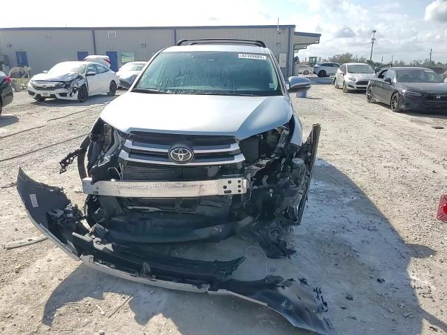 2019 Toyota Highlander - Image 14