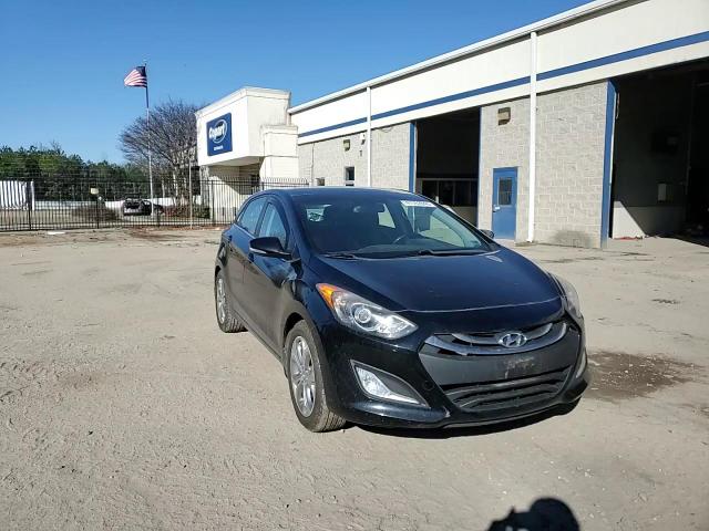 2014 Hyundai Elantra - Image 11