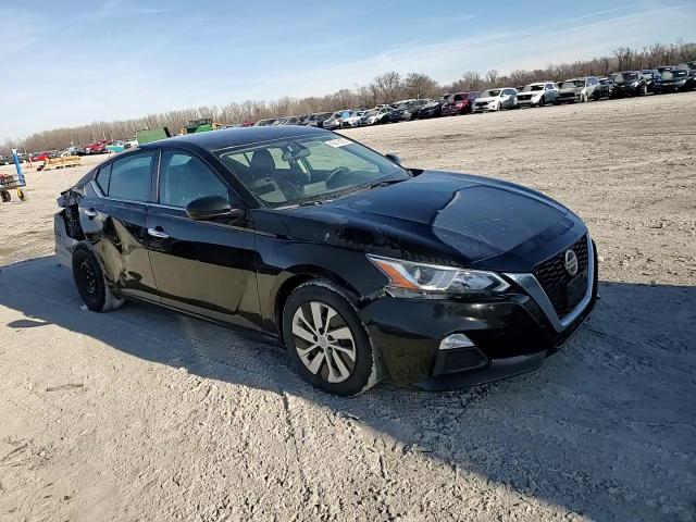 2020 Nissan Altima - Image 11