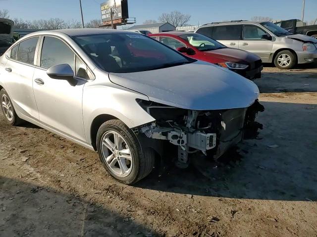 2017 Chevrolet Cruze - Image 11