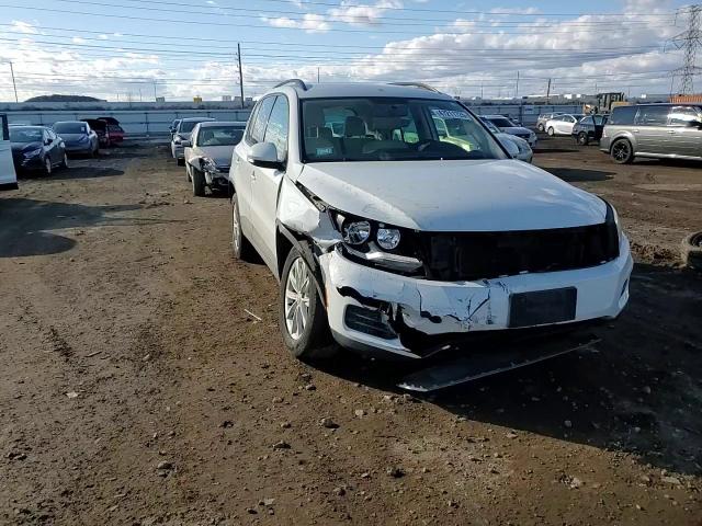 2015 Volkswagen Tiguan - Image 11