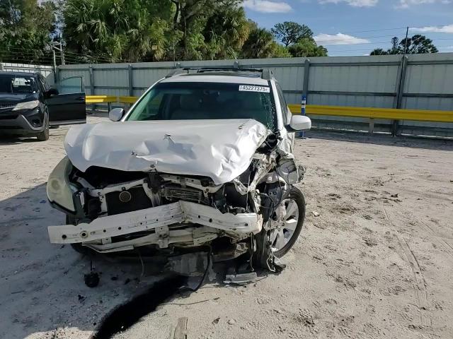 2010 Subaru Outback - Image 12