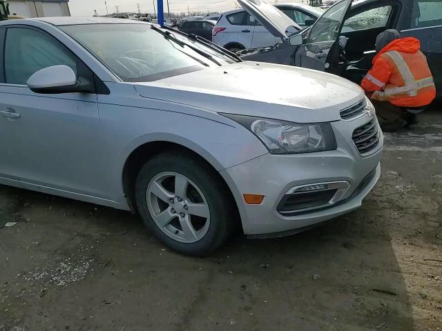 2015 Chevrolet Cruze - Image 11