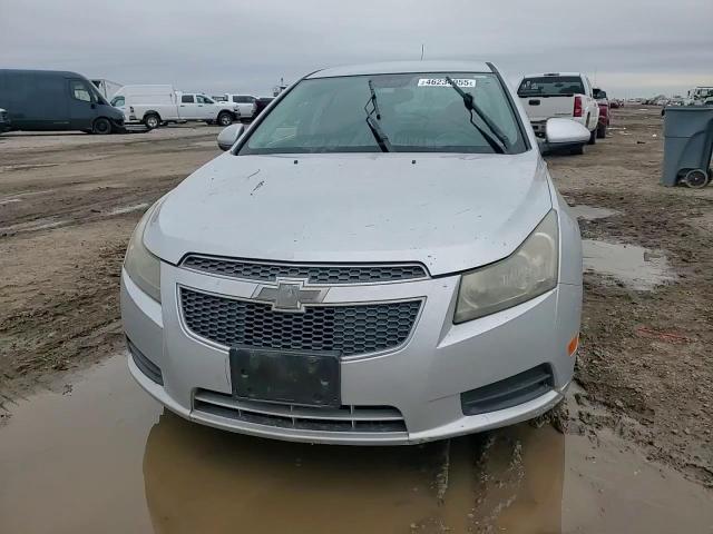2014 Chevrolet Cruze - Image 10