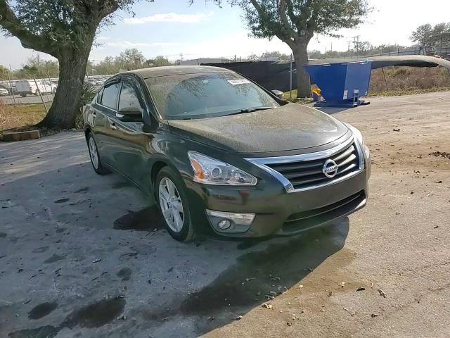 2013 Nissan Altima - Image 11