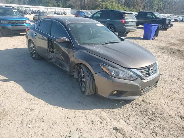 2016 Nissan Altima - Image 10