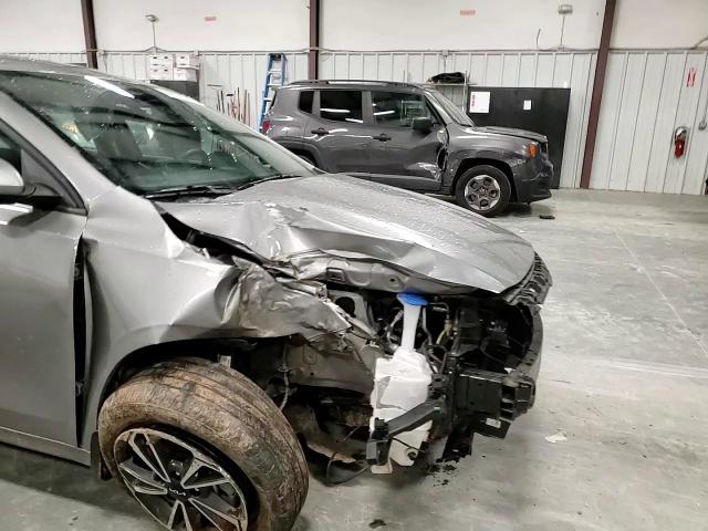 2023 Kia Forte - Image 11
