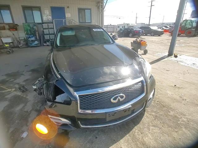 2015 Infiniti Q70 - Image 11