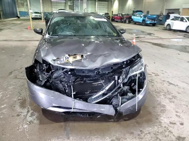 2016 Chrysler 200 - Image 13