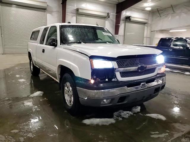 2005 Chevrolet Silverado - Image 11