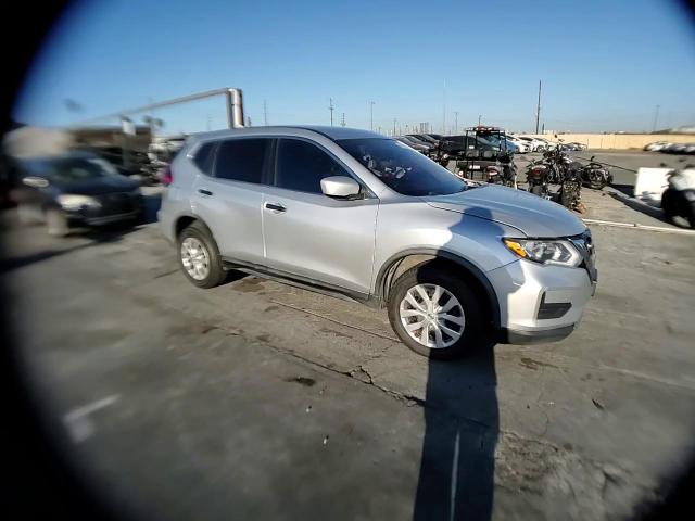 2017 Nissan Rogue - Image 12