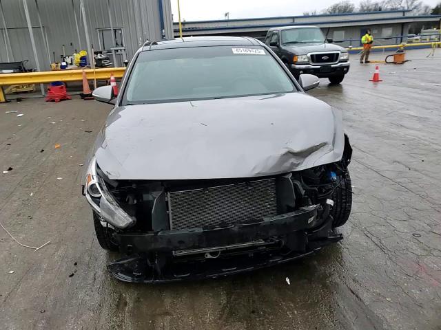 2020 Hyundai Elantra - Image 13