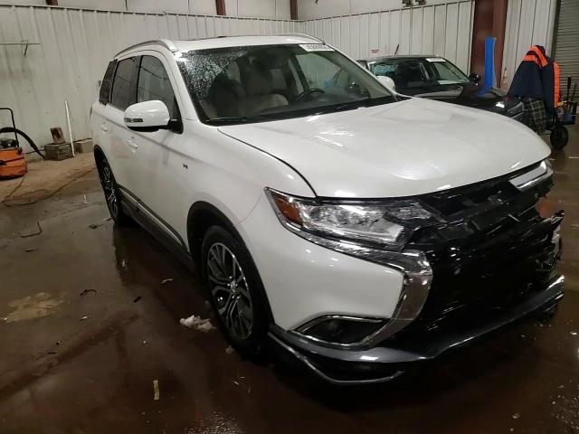 2016 Mitsubishi Outlander - Image 14